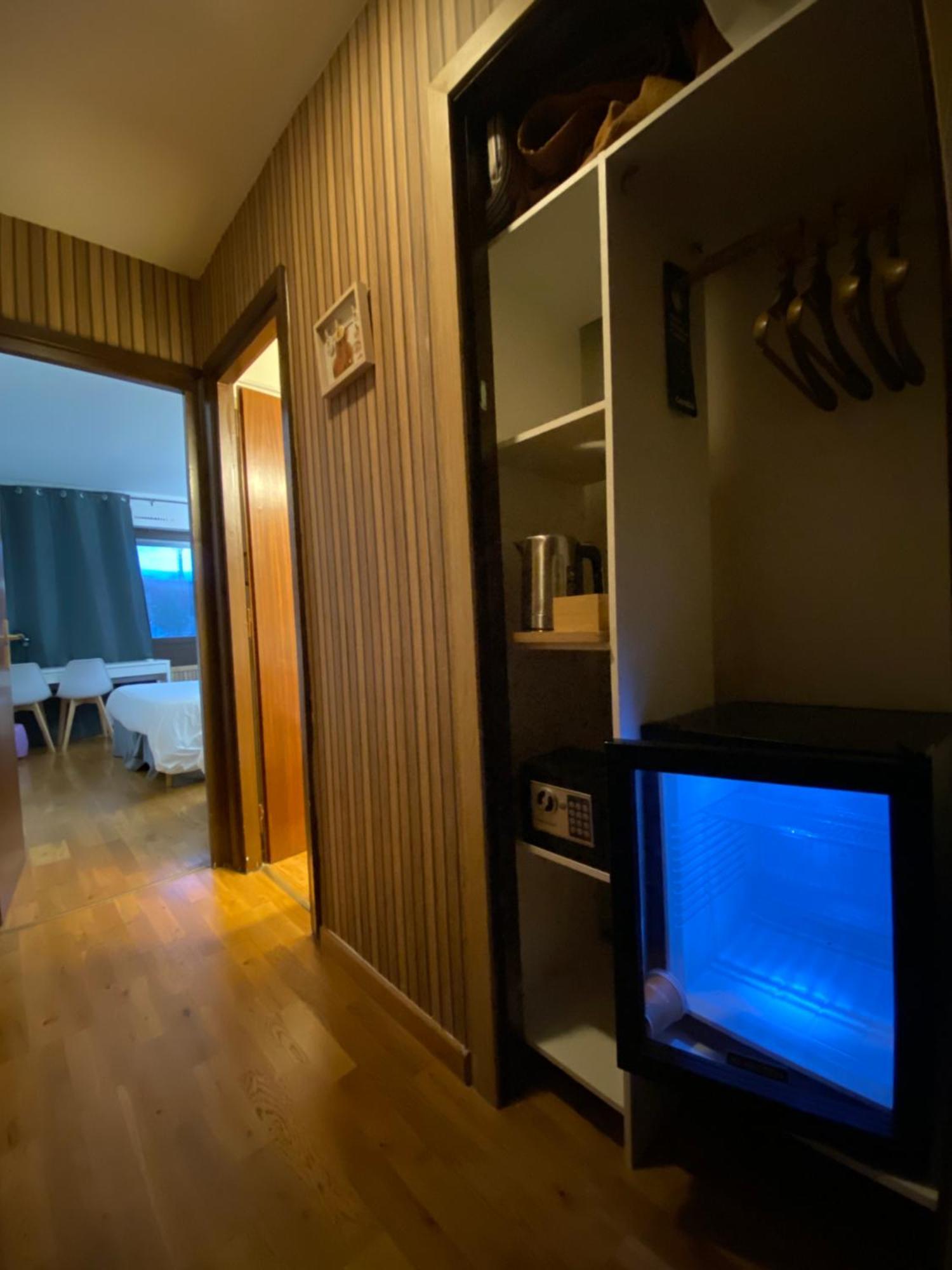 Savoie Hotel Aux Portes De Geneve Saint-Julien-en-Genevois Exteriör bild