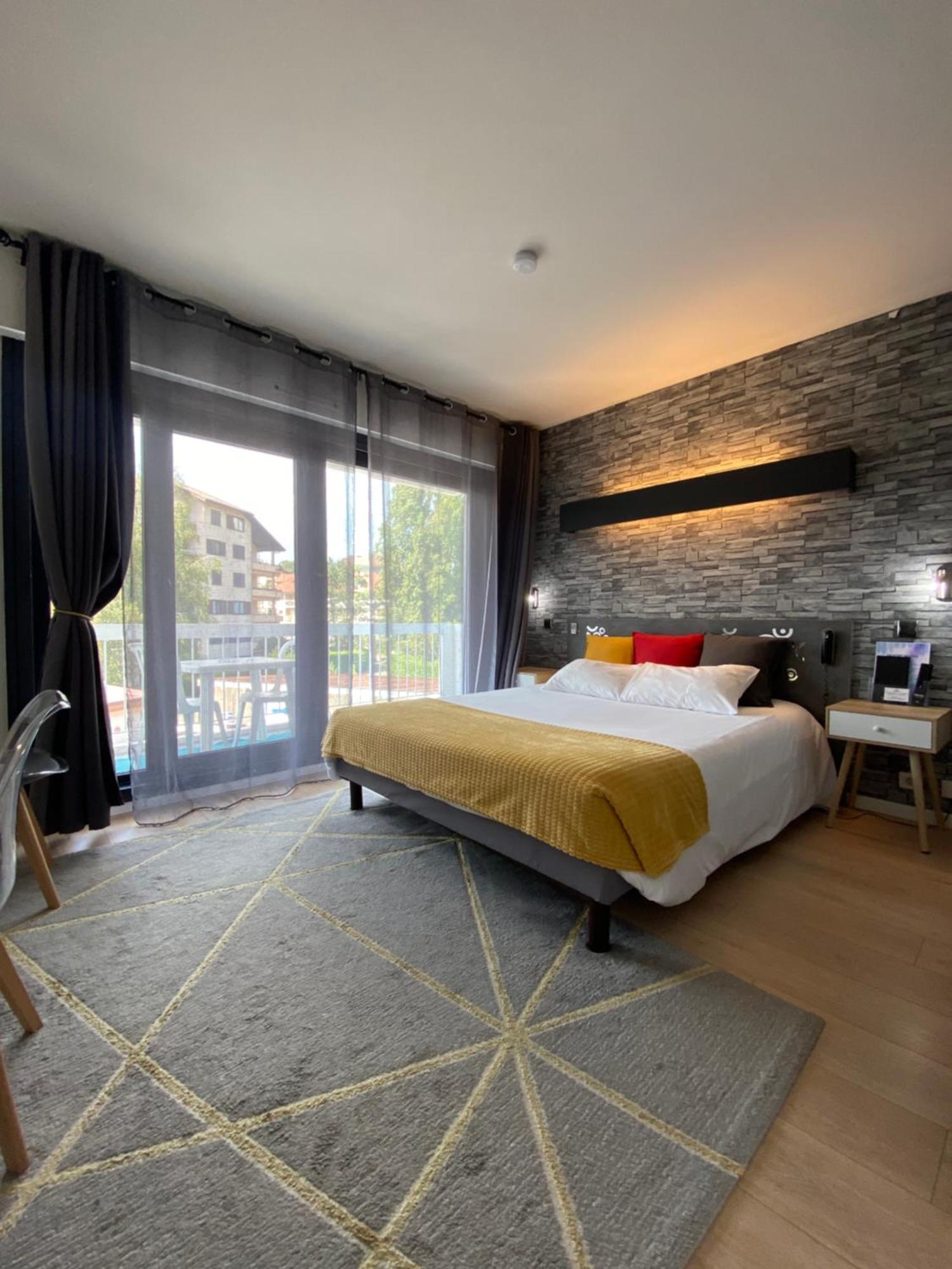 Savoie Hotel Aux Portes De Geneve Saint-Julien-en-Genevois Exteriör bild