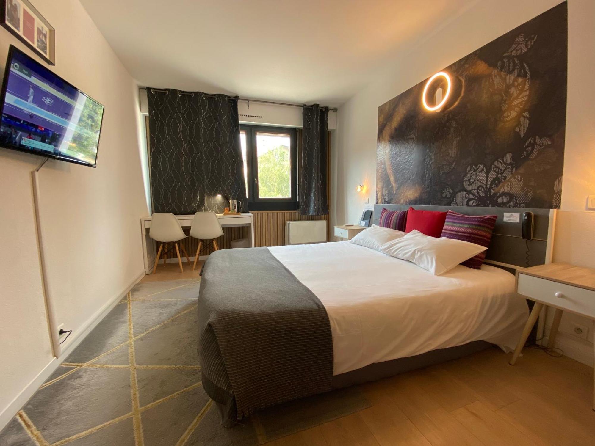 Savoie Hotel Aux Portes De Geneve Saint-Julien-en-Genevois Exteriör bild