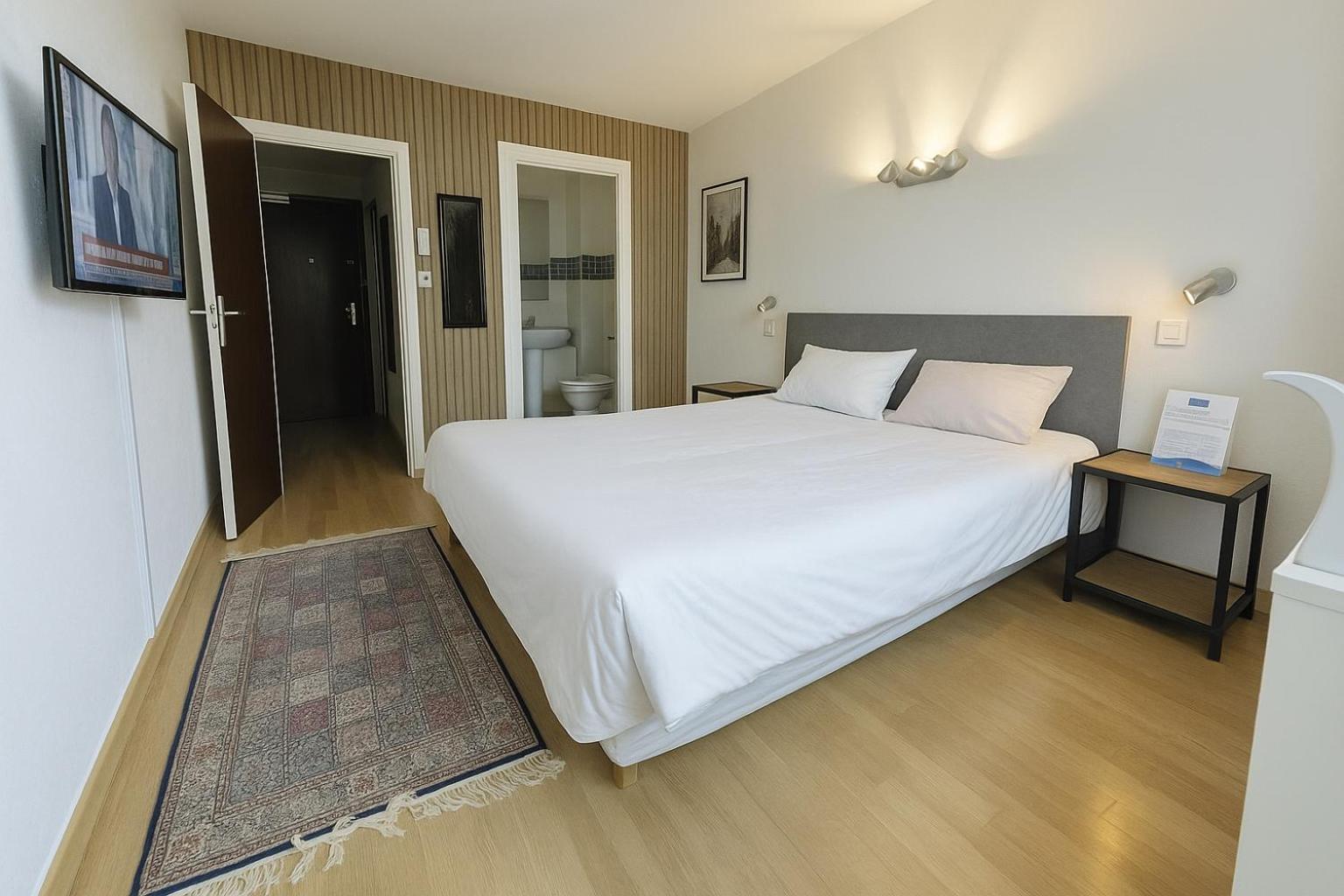 Savoie Hotel Aux Portes De Geneve Saint-Julien-en-Genevois Exteriör bild